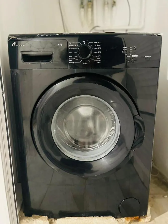 شقة العوينة  في Studio Richement Meuble A Jardin L'Aouina